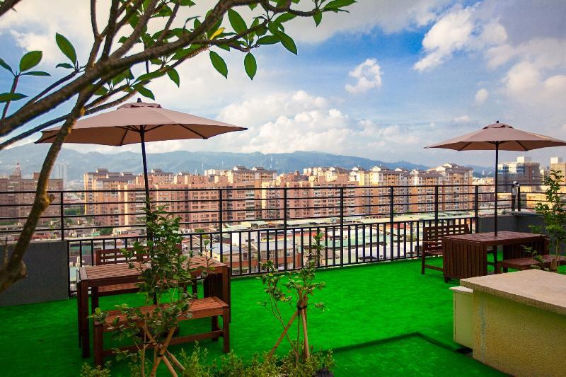 Hotel East Taipei Esterno foto